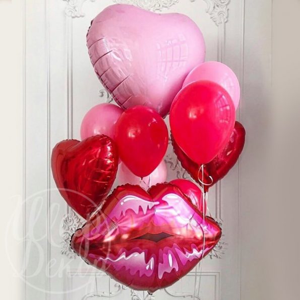 Букет воздушных шаров с гелием сердце и поцелуй
