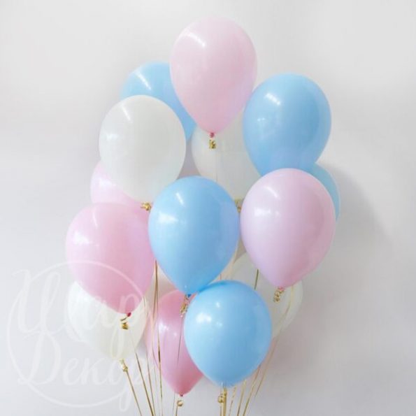 Облако воздушных шаров с гелием розовый и голубой пастель