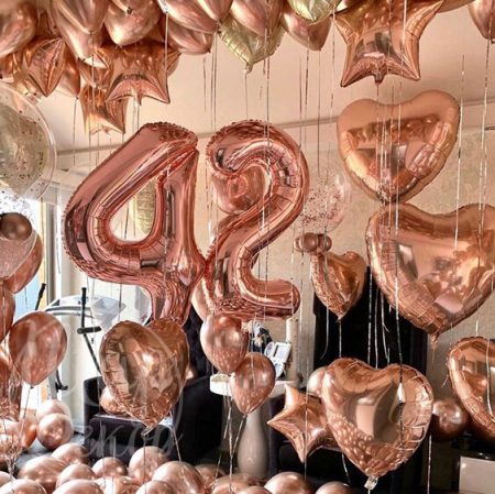 Готовое решение из воздушных шаров с гелием на 42 года розовое золото