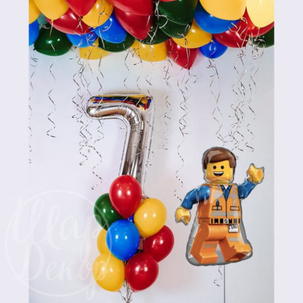 Готовое решение из воздушных шаров с гелием Лего человечек